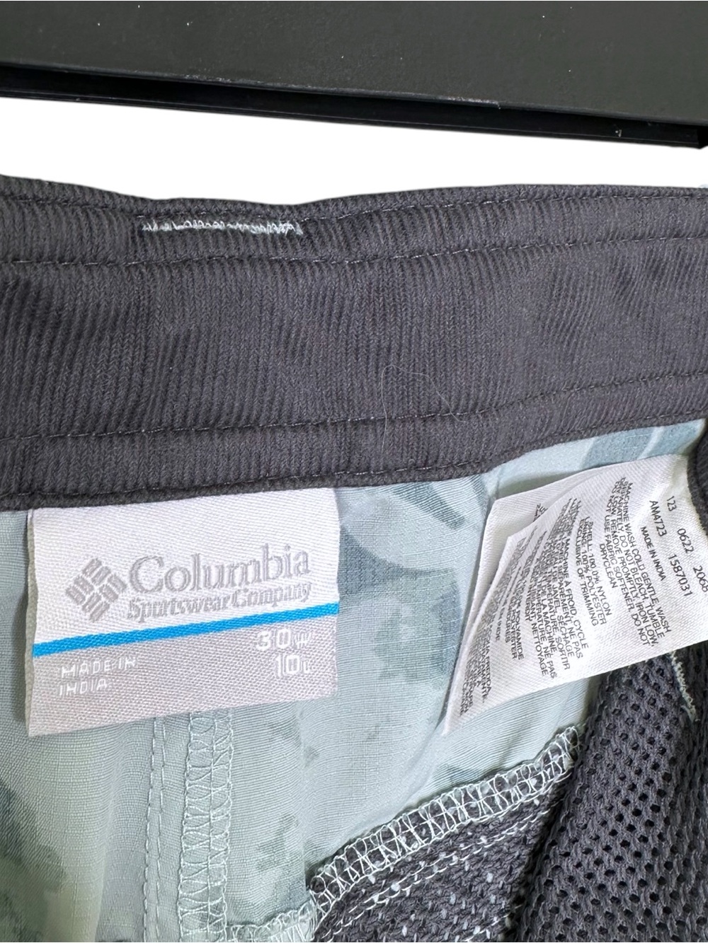Columbia Nylon Cargo Shorts - Picture 6 of 6